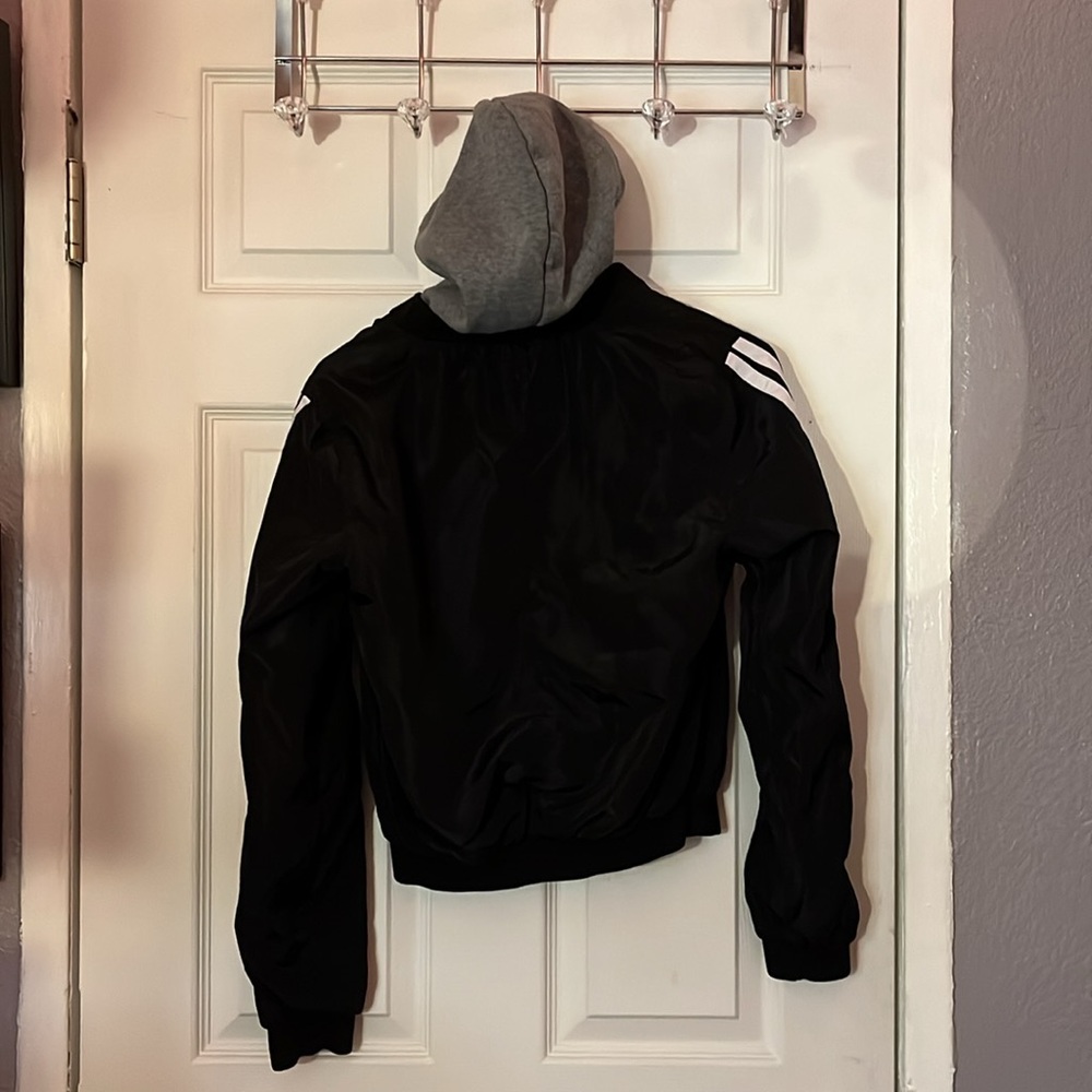 Small juniors windbreaker
